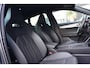 CUPRA Formentor 2.0 TSI 4DRIVE VZ | 394pk | Carplay | Stoelverwarming | Camera | Leder Deze CUPRA Formentor is niet zomaar een sportieve SUV. Met zijn krachtige 2.0 TSI benzinemotor, 394 PK, 4Drive vierwielaandrijving en 7-traps automatische transmissie combineert hij indrukwek
