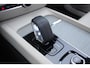 Volvo V60 Cross Country B5 AWD Pro | Adaptive Cruise & Pilot Assist | BLIS Dodehoekdetectie | 20" Velgen | Elektrisch verstelbare voorstoelen met geheugen | Stoel- & stuurwielverwarming | 360-camera | Panoramisch schuif-/kanteldak | Draadloze oplader | Premium Audio by Harman/Kardon |