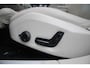 Volvo V60 Cross Country B5 AWD Pro | Adaptive Cruise & Pilot Assist | BLIS Dodehoekdetectie | 20" Velgen | Elektrisch verstelbare voorstoelen met geheugen | Stoel- & stuurwielverwarming | 360-camera | Panoramisch schuif-/kanteldak | Draadloze oplader | Premium Audio by Harman/Kardon |