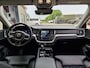 Volvo V60 T6 Plug-in hybrid AWD Plus Dark | Apple carplay | Stoel en stuurverwarming | Camera | Enz (SOH) 100 % en Leder-pakket (contourstoelen, hemelbekleding donker, luxe lederen/stof bekleding, sportstuur)