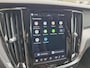 Volvo V60 T6 Plug-in hybrid AWD Plus Dark | Apple carplay | Stoel en stuurverwarming | Camera | Enz (SOH) 100 % en Leder-pakket (contourstoelen, hemelbekleding donker, luxe lederen/stof bekleding, sportstuur)