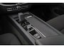 Volvo XC60 T6 Recharge AWD Inscription Expression - Panorama/schuifdak - IntelliSafe Assist - Harman/Kardon audio - Adaptieve LED koplampen - Parkeercamera achter - Verwarmde voorstoelen & stuur - Parkeersensoren voor & achter - Draadloze tel. lader - Extra getint glas - Inklapbare trekhaak - 18' LMV