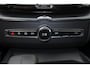 Volvo XC60 T6 Recharge AWD Inscription Expression - Panorama/schuifdak - IntelliSafe Assist - Harman/Kardon audio - Adaptieve LED koplampen - Parkeercamera achter - Verwarmde voorstoelen & stuur - Parkeersensoren voor & achter - Draadloze tel. lader - Extra getint glas - Inklapbare trekhaak - 18' LMV
