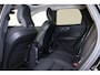 Volvo XC60 T6 Recharge AWD Inscription Expression - Panorama/schuifdak - IntelliSafe Assist - Harman/Kardon audio - Adaptieve LED koplampen - Parkeercamera achter - Verwarmde voorstoelen & stuur - Parkeersensoren voor & achter - Draadloze tel. lader - Extra getint glas - Inklapbare trekhaak - 18' LMV