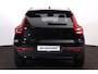 Volvo EX40 Extended Range Ultra 82 kWh - Panorama/schuifdak - IntelliSafe Assist & Surround - Harman/Kardon audio - Parkeercamera achter - Verwarmde voorstoelen & stuur - Parkeersensoren voor & achter - Draadloze tel. lader  - Warmtepomp - Extra getint glas - 20' LMV
