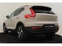 Volvo XC40 B4 (M-HYBRID) PLUS DARK -HARMAN/KARDON|CAMERA|ADAP.CRUISE|POWER-SEATS|VERW.VOORRUIT|PRIVACY.GLAS|TREKHAAK|18"