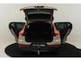 Volvo XC40 B4 (M-HYBRID) PLUS DARK -HARMAN/KARDON|CAMERA|ADAP.CRUISE|POWER-SEATS|VERW.VOORRUIT|PRIVACY.GLAS|TREKHAAK|18"