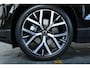 Volvo EX30 P5 Long Range Plus Black Edition Europa 69 kWh | Harman Kardon Premium Audio | 360º Visual Park Camera | Elektrisch Verstelbare Voorstoelen | Stoel/Stuurverwarming |