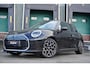 MINI Cooper 3-Deurs E 184pk Favoured L 40.7 kWh | Harman / Kardon | Panoramadak | Head-up Display | Apple CarPlay