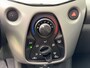 Toyota Aygo 1.0 69pk VVT-i x-play Automaat | Airco | Achteruitrijcamera | Parkeersensoren achter | Metallic lak | Elektrische spigels | Mulitmedia