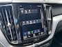 Volvo XC60 2.0 B5 Momentum Pro | Wegklapbare trekhaak | Camera | Stoelverwarming | Stuurverwarming | Adaptive cruise controle | Leder | Carplay | Full LED | Elektrische achterklep