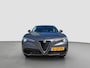 Alfa Romeo Stelvio 2.0 T 200pk AWD Super | 19'' velgen | Navigatie | Active suspension | Carplay | Elektrische stoelen | Adaptive crusie controle | Camera | Elektrische achterklep | Stoelgeheugen | Dodehoek detectie