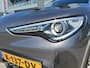 Alfa Romeo Stelvio 2.0 T 200pk AWD Super | 19'' velgen | Navigatie | Active suspension | Carplay | Elektrische stoelen | Adaptive crusie controle | Camera | Elektrische achterklep | Stoelgeheugen | Dodehoek detectie