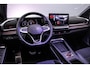 Volkswagen T-Roc 1.5 eTsi R-Line First Edition 150pk DSG Automaat, Trekhaak, Adaptive cruise control, Stoelverwarming, Stuurverwarming, Achteruitrijcamera, Matrix LED koplampen, Parkeersensoren, Navigatie, App-connect, Elektrische achterklep