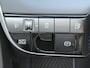 Hyundai Ioniq 5 Connect+ Limited 84 kWh / Fabrieksgarantie tot 06-2030 / SOH 99,1% / Warmtepomp CCS Snel laden / 1.600 kg Trekgewicht / Stoel en stuurverwarming / All Season Banden / Elektrische voorstoelen / Navigatie / Apple Carplay & Android Auto / Achteruitrijcamera / Rondom sensoren /