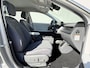 Hyundai Ioniq 5 Connect+ Limited 84 kWh / Fabrieksgarantie tot 06-2030 / SOH 99,1% / Warmtepomp CCS Snel laden / 1.600 kg Trekgewicht / Stoel en stuurverwarming / All Season Banden / Elektrische voorstoelen / Navigatie / Apple Carplay & Android Auto / Achteruitrijcamera / Rondom sensoren /