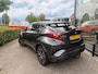 Toyota C-HR / C-HR+ 1.8 Hybrid Adventure, Trekhaak, Park sens V+A, Navi, Stuur + Stoel verwarming