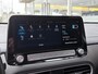 Hyundai Kona Electric EV Premium 64 kWh / 204 PK / Warmtepomp / Apple-Carplay & Android-Auto / Stoelverwarming en -Verkoeling / Stuurverwarming / Adaptieve Cruise-Control / Elektr. Verstelbare-Stoelen / DAB Radio-Bluetooth / Navi / Dodehoek-Detectie / Climate-Control / PDC Camera-Achter / Keyless / 17'' LMV / All-Seasons / ENZ.