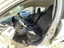 Nissan Pixo 1.0 Acenta Deze auto heeft rondom schade, maar de motor en versnellingsbak zijn in goede staat.