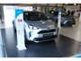 Toyota Yaris 1.3 VVTi Sol Handgeschakeld | Airconditioning | donkergrijze stof Sol-design | 15” wieldoppen Sol-design | radio/CD met MP3 afspeelmogelijkheid | 2 extra speakers | curtain airbags | knie airbag | ver