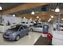Toyota Yaris 1.3 VVTi Sol Handgeschakeld | Airconditioning | donkergrijze stof Sol-design | 15” wieldoppen Sol-design | radio/CD met MP3 afspeelmogelijkheid | 2 extra speakers | curtain airbags | knie airbag | ver