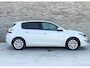 Peugeot 308 1.2 PureTech Style * PANORAMA DAK * CARPLAY * SPORT STOELEN *