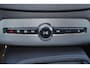 Volvo XC90 T8 Recharge AWD Ultimate Bright - Panorama/schuifdak - IntelliSafe Assist & Surround - 360º Camera - Harman/Kardon audio - Adaptieve LED koplampen - Verwarmde voorstoelen, stuur & achterbank - Parkeersensoren voor & achter - Elektr. bedienb. voorstoelen met geheugen - Draadloze tel. lader - Extra getint glas - Inklapbare trekhaak - 20' LMV