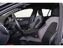 Volvo V60 T6 Recharge AWD Plus Dark - IntelliSafe Assist & Surround - 360º Camera - Harman/Kardon audio - Verwarmde voorstoelen, stuur & achterbank - Parkeersensoren voor & achter - Elektr. bedienb. voorstoelen met geheugen - Inklapbare trekhaak - 18' LMV
