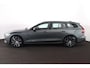 Volvo V60 T6 Recharge AWD Plus Dark - IntelliSafe Assist & Surround - 360º Camera - Harman/Kardon audio - Verwarmde voorstoelen, stuur & achterbank - Parkeersensoren voor & achter - Elektr. bedienb. voorstoelen met geheugen - Inklapbare trekhaak - 18' LMV