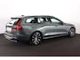 Volvo V60 T6 Recharge AWD Plus Dark - IntelliSafe Assist & Surround - 360º Camera - Harman/Kardon audio - Verwarmde voorstoelen, stuur & achterbank - Parkeersensoren voor & achter - Elektr. bedienb. voorstoelen met geheugen - Inklapbare trekhaak - 18' LMV