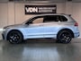 Volkswagen Tiguan 1.5 TSI R-Line Business Black Style Pano Trekhaak Camera 19''