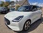 Suzuki Swift 1.2 Style Smart Hybrid | Automaat / Nieuw model | Parelmoer / Carplay / Clima / Two-Tone