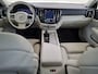 Volvo V60 2.0 B3 Plus Dark | Adaptieve Cruise Control | Panoramadak | Lederen Bekleding | DAB+ | Parkeercamera | Stoel-/Stuurverwarming | Dodehoek Detectie |