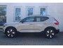 Volvo EX40 Single Motor Extended Range Plus 82 kWh | Trekhaak | Verwarmbare voorstoelen en stuurwiel | Keyless | Apple carplay/Android auto | Adaptieve cruise control | Warmtepomp