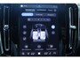 Volvo EX40 Single Motor Extended Range Plus 82 kWh | Trekhaak | Verwarmbare voorstoelen en stuurwiel | Keyless | Apple carplay/Android auto | Adaptieve cruise control | Warmtepomp