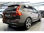 Volvo XC60 2.0 T8 AWD 335kW/456pk Aut8 Recharge Ultra Dark LUCHTVERING + BOWERS&WILKINS + PANORAMADAK + BLIS + HEAD-UP + PILOT ASSIST + V&A STOEL-&STUURVERWARMING + GOOGLE + STOELVENTILATIE&-MASSAGE + ADAPT.CRUISE + 360 CAMERA + 21" LM-VELGEN!!