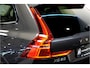 Volvo XC60 2.0 T8 AWD 335kW/456pk Aut8 Recharge Ultra Dark LUCHTVERING + BOWERS&WILKINS + PANORAMADAK + BLIS + HEAD-UP + PILOT ASSIST + V&A STOEL-&STUURVERWARMING + GOOGLE + STOELVENTILATIE&-MASSAGE + ADAPT.CRUISE + 360 CAMERA + 21" LM-VELGEN!!