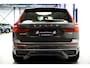Volvo XC60 2.0 T8 AWD 335kW/456pk Aut8 Recharge Ultra Dark LUCHTVERING + BOWERS&WILKINS + PANORAMADAK + BLIS + HEAD-UP + PILOT ASSIST + V&A STOEL-&STUURVERWARMING + GOOGLE + STOELVENTILATIE&-MASSAGE + ADAPT.CRUISE + 360 CAMERA + 21" LM-VELGEN!!
