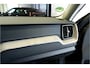 Volvo XC60 2.0 T8 AWD 335kW/456pk Aut8 Recharge Ultra Dark LUCHTVERING + BOWERS&WILKINS + PANORAMADAK + BLIS + HEAD-UP + PILOT ASSIST + V&A STOEL-&STUURVERWARMING + GOOGLE + STOELVENTILATIE&-MASSAGE + ADAPT.CRUISE + 360 CAMERA + 21" LM-VELGEN!!