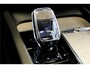 Volvo XC60 2.0 T8 AWD 335kW/456pk Aut8 Recharge Ultra Dark LUCHTVERING + BOWERS&WILKINS + PANORAMADAK + BLIS + HEAD-UP + PILOT ASSIST + V&A STOEL-&STUURVERWARMING + GOOGLE + STOELVENTILATIE&-MASSAGE + ADAPT.CRUISE + 360 CAMERA + 21" LM-VELGEN!!