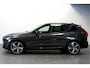 Volvo XC60 2.0 T8 AWD 335kW/456pk Aut8 Recharge Ultra Dark LUCHTVERING + BOWERS&WILKINS + PANORAMADAK + BLIS + HEAD-UP + PILOT ASSIST + V&A STOEL-&STUURVERWARMING + GOOGLE + STOELVENTILATIE&-MASSAGE + ADAPT.CRUISE + 360 CAMERA + 21" LM-VELGEN!!