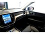 Volvo XC60 2.0 T8 AWD 335kW/456pk Aut8 Recharge Ultra Dark LUCHTVERING + BOWERS&WILKINS + PANORAMADAK + BLIS + HEAD-UP + PILOT ASSIST + V&A STOEL-&STUURVERWARMING + GOOGLE + STOELVENTILATIE&-MASSAGE + ADAPT.CRUISE + 360 CAMERA + 21" LM-VELGEN!!