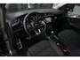 Volkswagen Touran 1.8 TSI Highline Business R 7p | 180pk | Pano | ACC | Camera | Volkswagen Touran 1.8 TSI Highline Business R 7P met 1.8 viercilinder benzinemotor en 7-traps DSG automaat, goed voor 179 PK. Zeer compleet uitgevoerd met panoramadak, achteruitrijcamera, ada