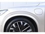 Volvo XC90 T8 455PK Plug-in hybrid AWD Ultra Dark / Bowers & Wilkins / Luchtvering / Head-Up Display / 360 Camera / Massagestoelen / Elektrisch bedienbare stoelen met geheugen / Stoelventilatie / Nappaleder / Elektrisch uitklapbare trekhaak / Gelamineerde ruiten