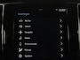 Volvo V60 2.0 B3 Momentum Business | Panoramadak | Cruise control | Stuur/stoel verwarming | Trekhaak | Head-up | Harman/Kardon | Climate control | Camera | Park assist