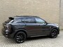 Lynk & Co 01 1.5 PHEV 261pk | Blackline | Zwarte hemel | Rolhoes | 360 camera | Panoramadak | 20 inch velgen | Adaptieve cruise | Navigatie | CarPlay | Keyless | LED | DAB | Infinity | Stoelverwarming | Elektrische achterklep | Volledig dealeronderhouden | Fabrieksgarantie