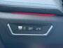 Lynk & Co 01 1.5 PHEV 261pk | Blackline | Zwarte hemel | Rolhoes | 360 camera | Panoramadak | 20 inch velgen | Adaptieve cruise | Navigatie | CarPlay | Keyless | LED | DAB | Infinity | Stoelverwarming | Elektrische achterklep | Volledig dealeronderhouden | Fabrieksgarantie