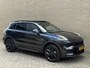 Lynk & Co 01 1.5 PHEV 261pk | Blackline | Zwarte hemel | Rolhoes | 360 camera | Panoramadak | 20 inch velgen | Adaptieve cruise | Navigatie | CarPlay | Keyless | LED | DAB | Infinity | Stoelverwarming | Elektrische achterklep | Volledig dealeronderhouden | Fabrieksgarantie