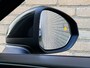 Lynk & Co 01 1.5 PHEV 261pk | Blackline | Zwarte hemel | Rolhoes | 360 camera | Panoramadak | 20 inch velgen | Adaptieve cruise | Navigatie | CarPlay | Keyless | LED | DAB | Infinity | Stoelverwarming | Elektrische achterklep | Volledig dealeronderhouden | Fabrieksgarantie