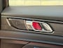 Lynk & Co 01 1.5 PHEV 261pk | Blackline | Zwarte hemel | Rolhoes | 360 camera | Panoramadak | 20 inch velgen | Adaptieve cruise | Navigatie | CarPlay | Keyless | LED | DAB | Infinity | Stoelverwarming | Elektrische achterklep | Volledig dealeronderhouden | Fabrieksgarantie